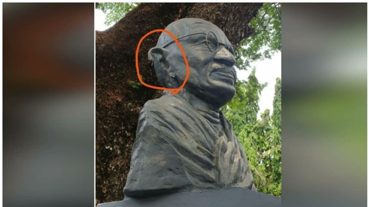 കോഴിക്കോട് ജില്ലാ കോടതിയിലെ ഗാന്ധി പ്രതിമയുടെ ചെവി അടിച്ചു തകർത്തു
