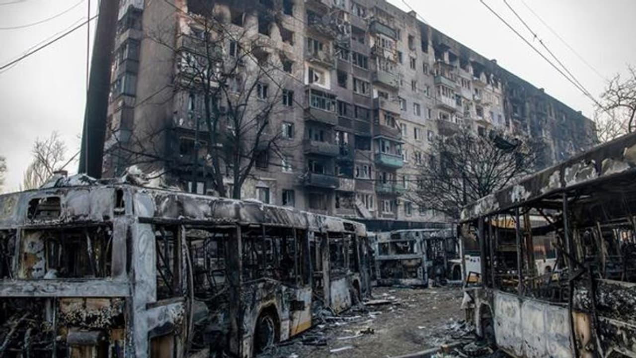 Russia Ukraine War: सबकुछ तबाह होने पर भी यूक्रेन का विदेशी मुद्रा भंडार 2% बढ़ा, पूर्वी क्षेत्र पर खतरा Russia Ukraine War: सबकुछ तबाह होने पर भी यूक्रेन का विदेशी मुद्रा भंडार 2% बढ़ा, पूर्वी क्षेत्र पर खतरा