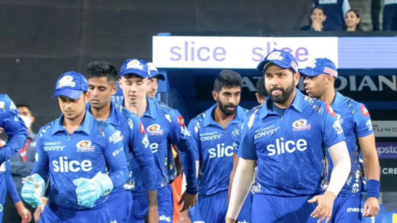 একে টানা ৫ ম্যাচে হার, তারউপর শাস্তির খাড়া রোহিত শরহ গোটা দলের উপর একে টানা ৫ ম্যাচে হার, তারউপর শাস্তির খাড়া রোহিত শরহ গোটা দলের উপর