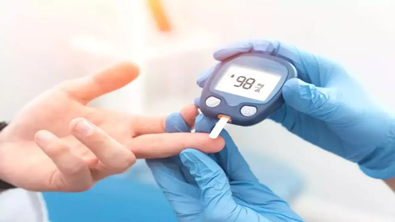 Control Blood Sugar Level : രക്തത്തിലെ പഞ്ചസാരയുടെ അളവ് നിയന്ത്രിക്കാൻ കുടിക്കാം നാല് ഹെൽത്തി ഡ്രിങ്കുകൾ