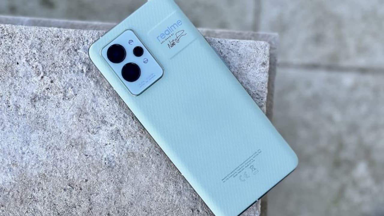 इंडिया में लॉन्च हुआ आधे घंटे में फुल चार्ज होने वाला Realme GT 2 Pro स्मार्टफोन, देखें फीचर्स और कीमत