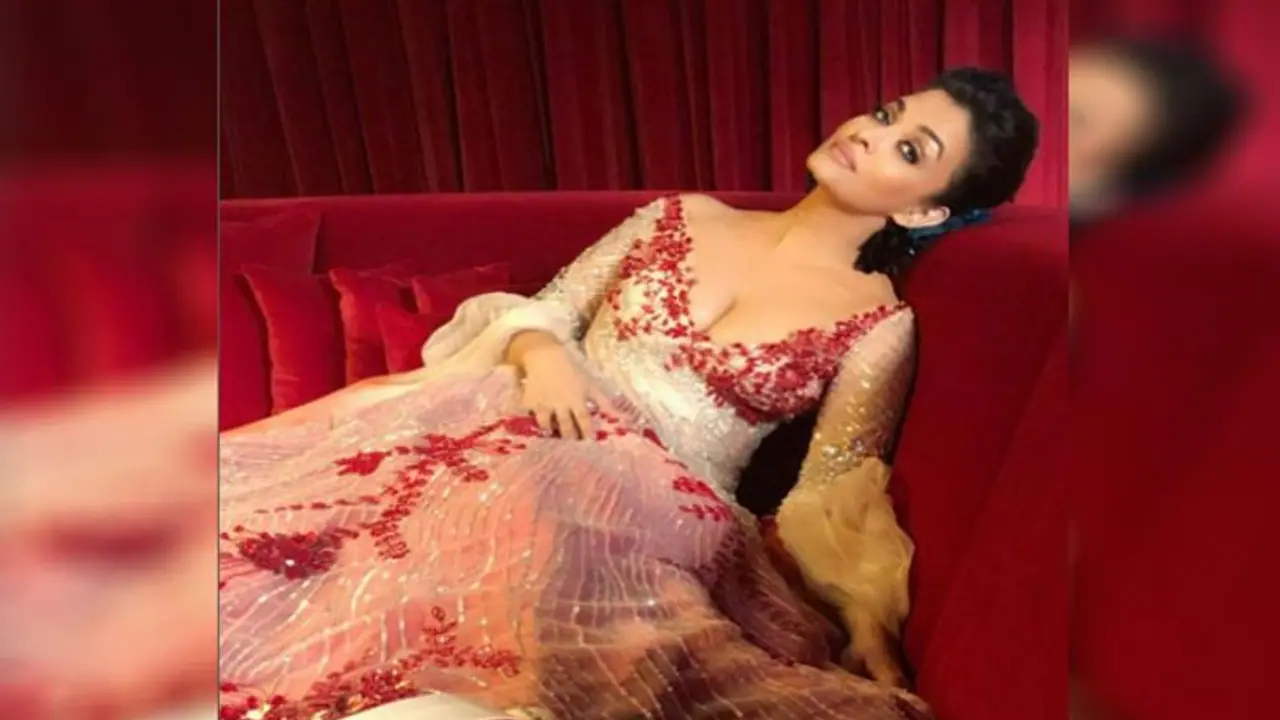 দ্বিতীয়বারের জন্য কি মা হচ্ছেন ঐশ্বর্য? ঢিলেঢালা পোশাক পরতেই জল্পনা তুঙ্গে দ্বিতীয়বারের জন্য কি মা হচ্ছেন ঐশ্বর্য? ঢিলেঢালা পোশাক পরতেই জল্পনা তুঙ্গে