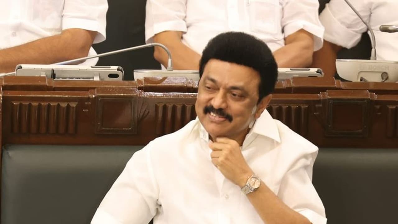 எப்படியும் தரமாட்டேன்னு தான் சொல்ல போறீங்க..! இதையாவது கொடுங்க..! காங் உறுப்பினர் பேச்சால் அவையில் சிரிப்பலை