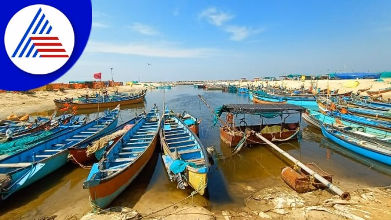 Costal Fishing Boats ಡೀಸೆಲ್ ದರ ಏರಿಕೆ , ಮೀನೂಟ ಪ್ರಿಯರ ಕಣ್ಣೀರು! Costal Fishing Boats ಡೀಸೆಲ್ ದರ ಏರಿಕೆ , ಮೀನೂಟ ಪ್ರಿಯರ ಕಣ್ಣೀರು!
