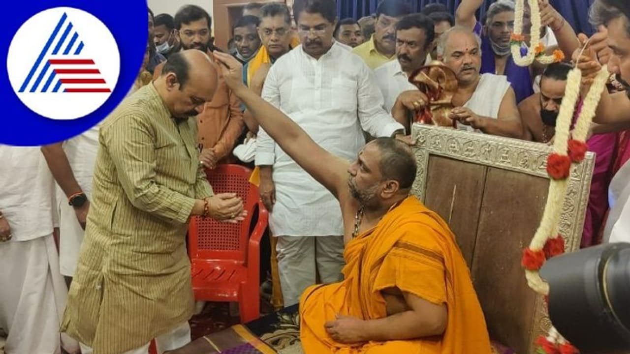 ಮನುಕುಲ ಉಳಿಯಬೇಕಿದೆ, ಕೋಮುಗಲಭೆಗಳು ನಡೆಯದಿರಲಿ : ಮಂತ್ರಾಲಯ ಶ್ರೀಗಳ ಸಂದೇಶ ಮನುಕುಲ ಉಳಿಯಬೇಕಿದೆ, ಕೋಮುಗಲಭೆಗಳು ನಡೆಯದಿರಲಿ : ಮಂತ್ರಾಲಯ ಶ್ರೀಗಳ ಸಂದೇಶ