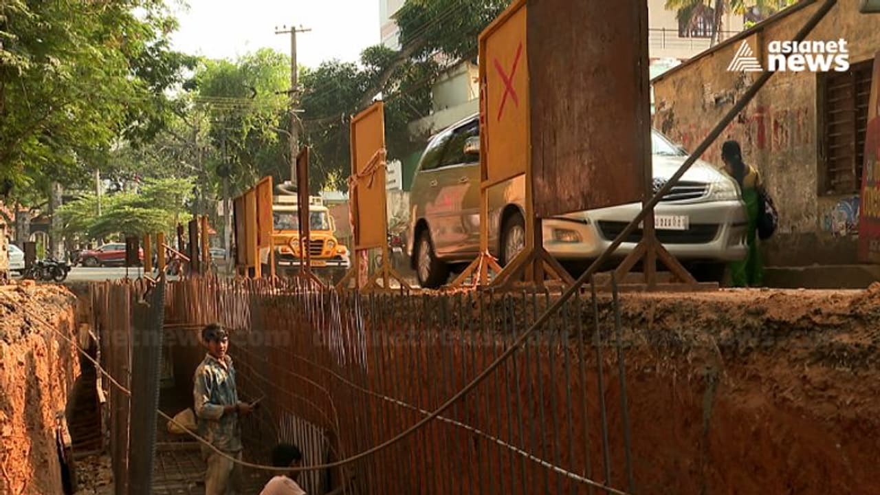 സ്മാർട്ടാവാത്ത സ്മാർട്ട് റോഡ്; ഒടുവിൽ ഇടപെടലുമായി സർക്കാർ, വീഴ്ച പരിശോധിക്കാൻ പ്രത്യേക സമിതി