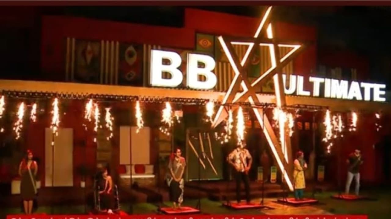 வண்ணமயமாக துவங்கிய பிக்பாஸ் பைனல்ஸ்...மீண்டும் வெல்லப்போவது இவர் தானாம்?