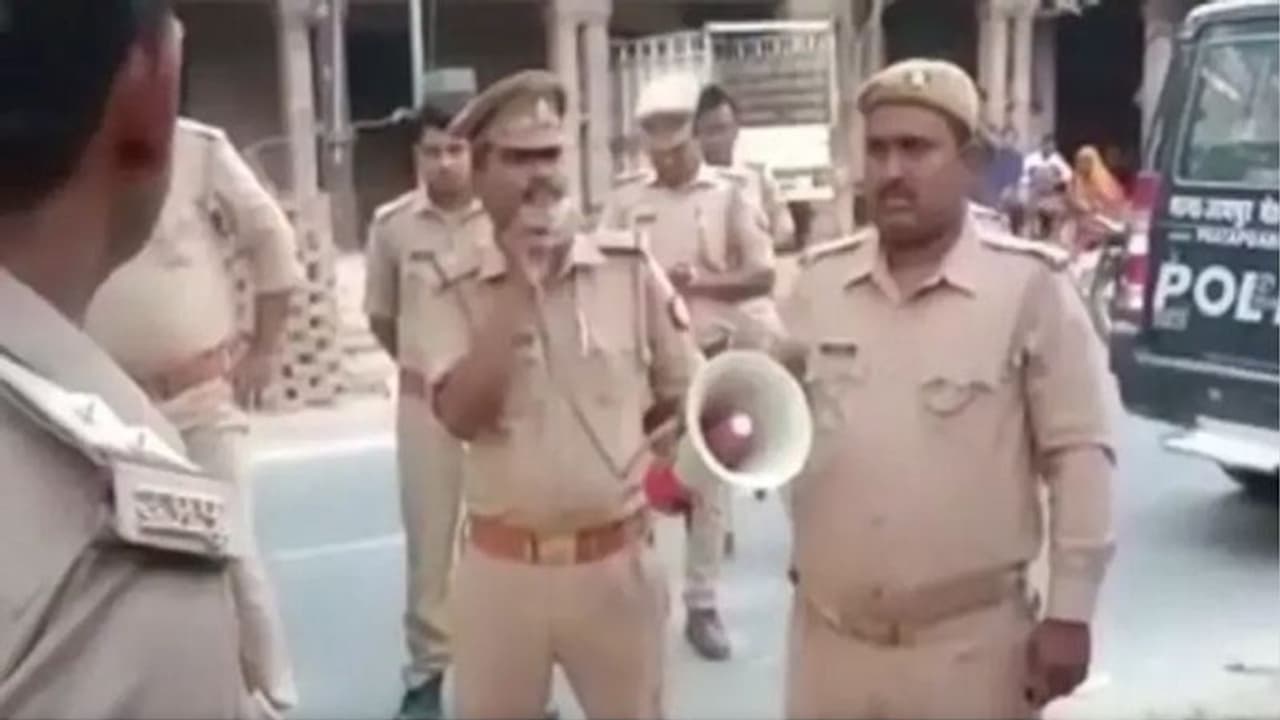 अपराधियों को पकड़ने के लिए प्रतापगढ़ पुलिस का खास प्लान, 24 घंटे में ना हुए सरेंडर तो चलेगा बुलडोज़र 