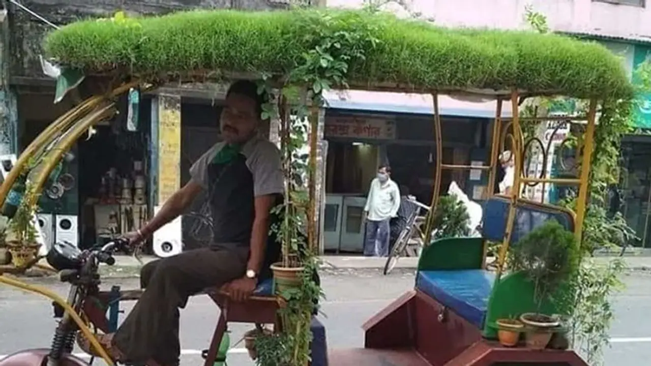 A man converts his rickshaw into a little mobile garden; netizens call it 'quite cool' A man converts his rickshaw into a little mobile garden; netizens call it 'quite cool'
