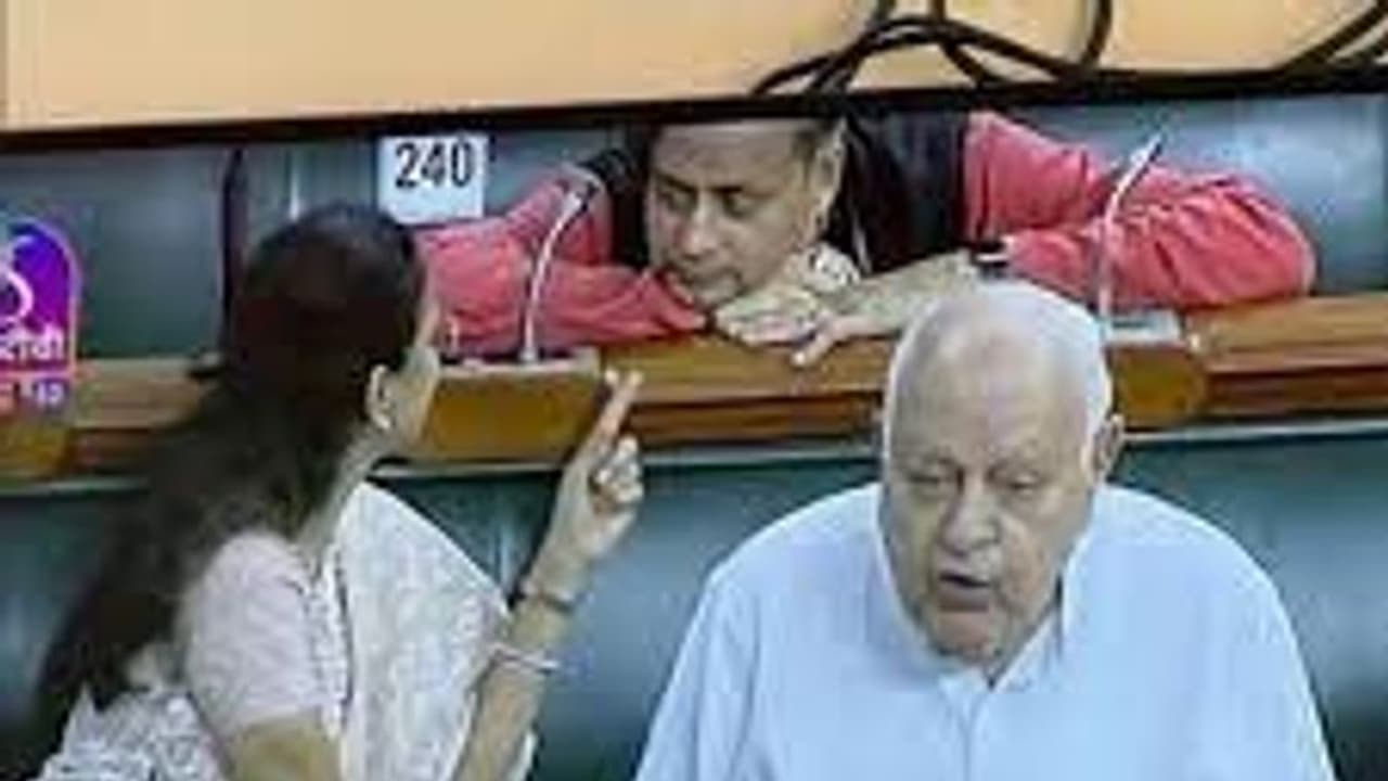 வைரல் வீடியோ.. இப்படி எல்லாம் பேசாதீங்க.. இது தாங்க உண்மை.. மீம்ஸ்களுக்கு முற்று புள்ளி வைத்த சசிதரூர்..