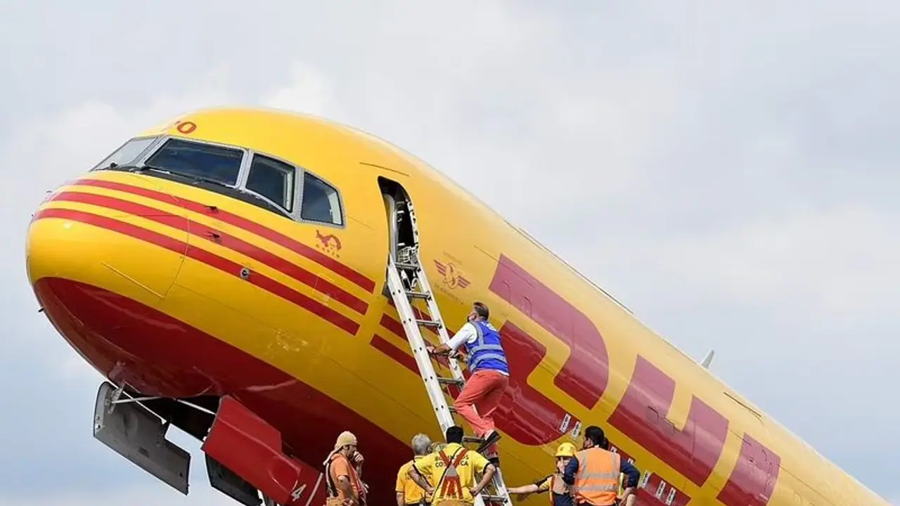 ದಿಗ್ಗಜ ಕಂಪನಿಗಳಿಂದ ಶಾಕ್, ಇದೀಗ ಡಿಹೆಚ್ಎಲ್ನಿಂದ 8000 ಉದ್ಯೋಗ ಕಡಿತ ದಿಗ್ಗಜ ಕಂಪನಿಗಳಿಂದ ಶಾಕ್, ಇದೀಗ ಡಿಹೆಚ್ಎಲ್ನಿಂದ 8000 ಉದ್ಯೋಗ ಕಡಿತ