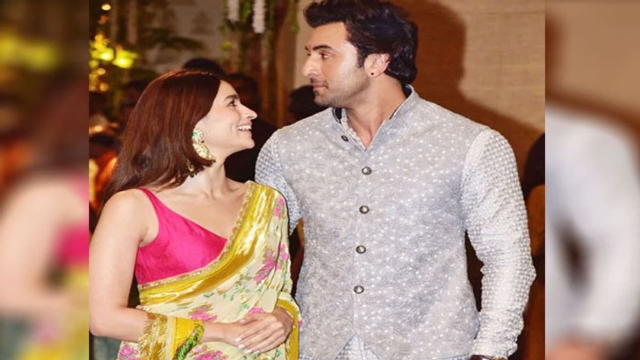 रणबीर कपूर आलिया भट्ट 17 अप्रैल को लेंगे सात फेरे, इस दिन होगा रिसेप्शन, महेश भट्ट के भाई ने डेट किया कन्फर्म