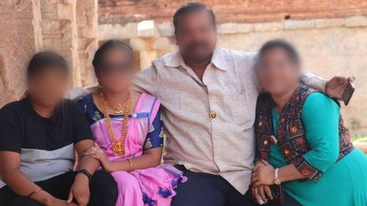 மக்களே உஷார்... படுக்கை அறையில் ஏசி வெடித்து ஒரே குடும்பத்தை சேர்ந்த 4 பேர் உயிரிழப்பு... பயங்கர அதிர்ச்சி. மக்களே உஷார்... படுக்கை அறையில் ஏசி வெடித்து ஒரே குடும்பத்தை சேர்ந்த 4 பேர் உயிரிழப்பு... பயங்கர அதிர்ச்சி.