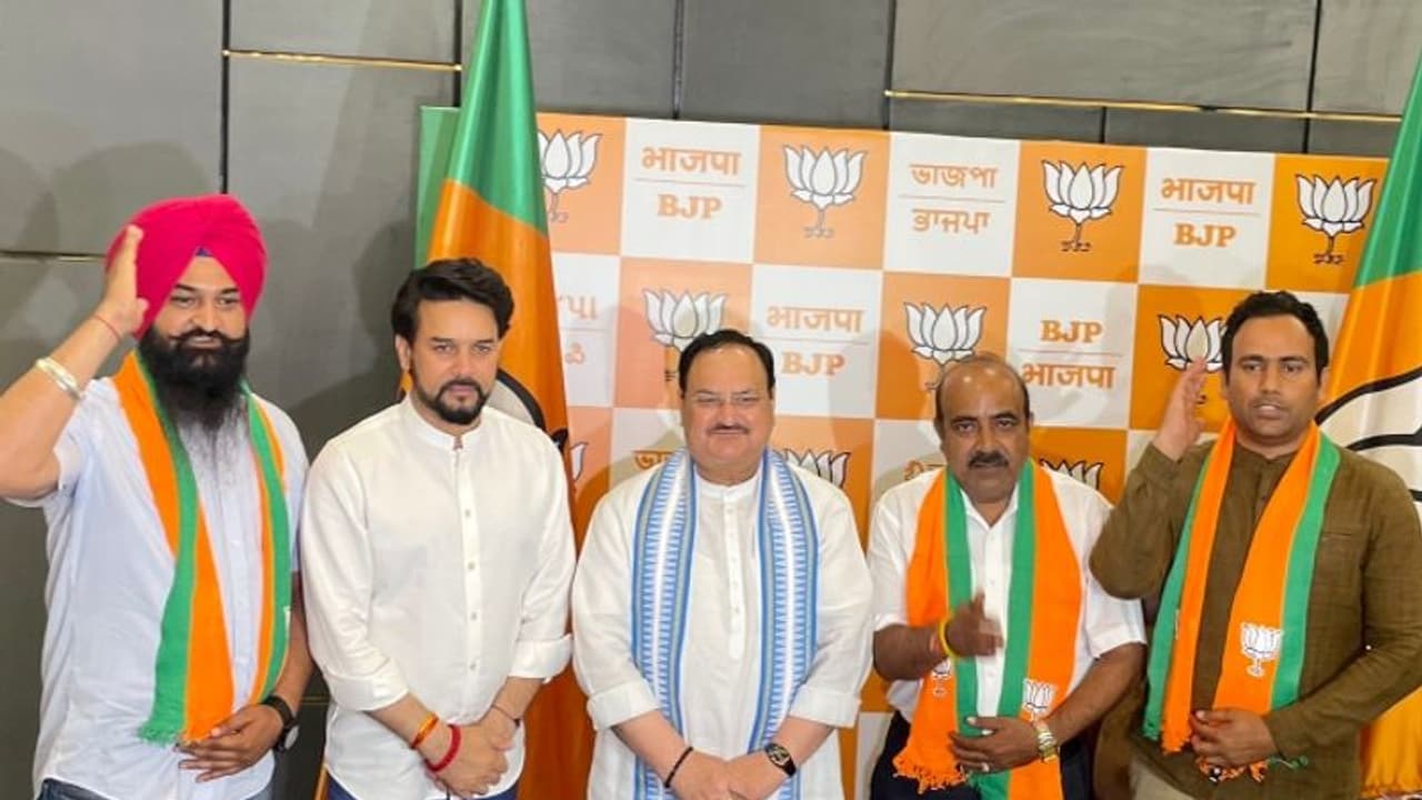 ആം ആദ്മിയുടെ ഹിമാചൽ സ്വപ്നങ്ങൾക്ക് തിരിച്ചടി: സംസ്ഥാന അധ്യക്ഷനേയും സെക്രട്ടറിയേയും മറുകണ്ടം ചാടിച്ച് ബിജെപി ആം ആദ്മിയുടെ ഹിമാചൽ സ്വപ്നങ്ങൾക്ക് തിരിച്ചടി: സംസ്ഥാന അധ്യക്ഷനേയും സെക്രട്ടറിയേയും മറുകണ്ടം ചാടിച്ച് ബിജെപി