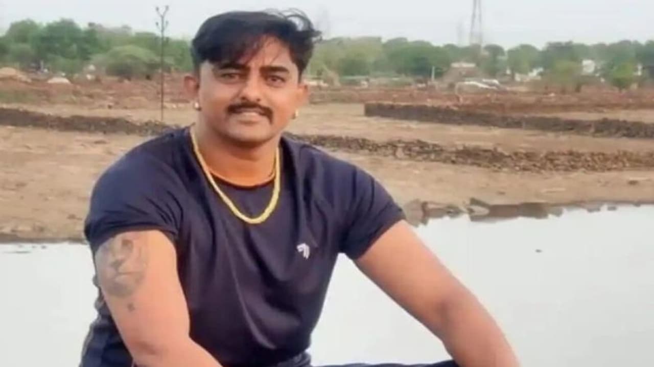 राजस्थान के देवा गुर्जर मर्डर का खुला राज: जिसके कारण जिगरी दोस्त ने की हत्या, पहले पत्नी को बता चुका था वजह राजस्थान के देवा गुर्जर मर्डर का खुला राज: जिसके कारण जिगरी दोस्त ने की हत्या, पहले पत्नी को बता चुका था वजह