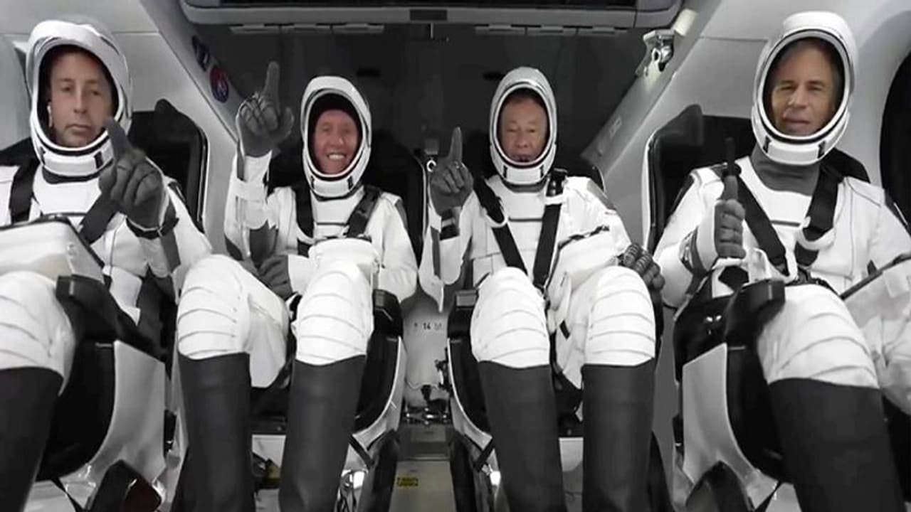 इंटरनेशनल स्पेस स्टेशन के लिए लॉन्च हुआ पहला प्राइवेट मिशन, 417 करोड़ रुपए का टिकट खरीदकर सैर करने गए तीन लोग इंटरनेशनल स्पेस स्टेशन के लिए लॉन्च हुआ पहला प्राइवेट मिशन, 417 करोड़ रुपए का टिकट खरीदकर सैर करने गए तीन लोग