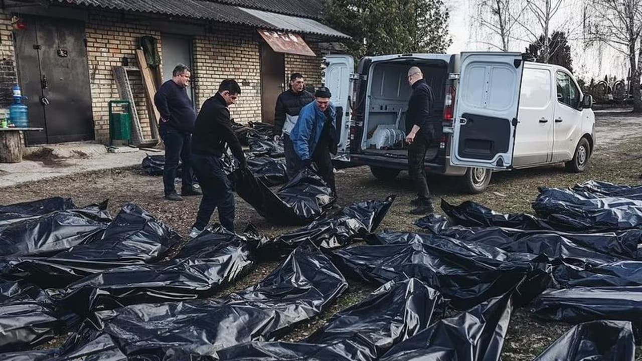 Ukraine Crisis: మరియుపోల్ లో ఊచకోత.. పదివేల మందికి పైగా మృతి..! Ukraine Crisis: మరియుపోల్ లో ఊచకోత.. పదివేల మందికి పైగా మృతి..!