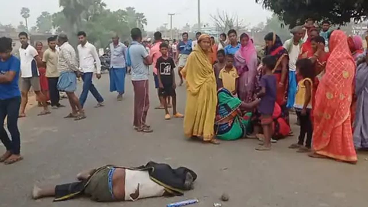 बिहार में इससे दुखद कुछ नहीं: बेटी की बारात से पहले उठी पिता की अर्थी, मेहंदी रचाए बिटिया रोए जा रही