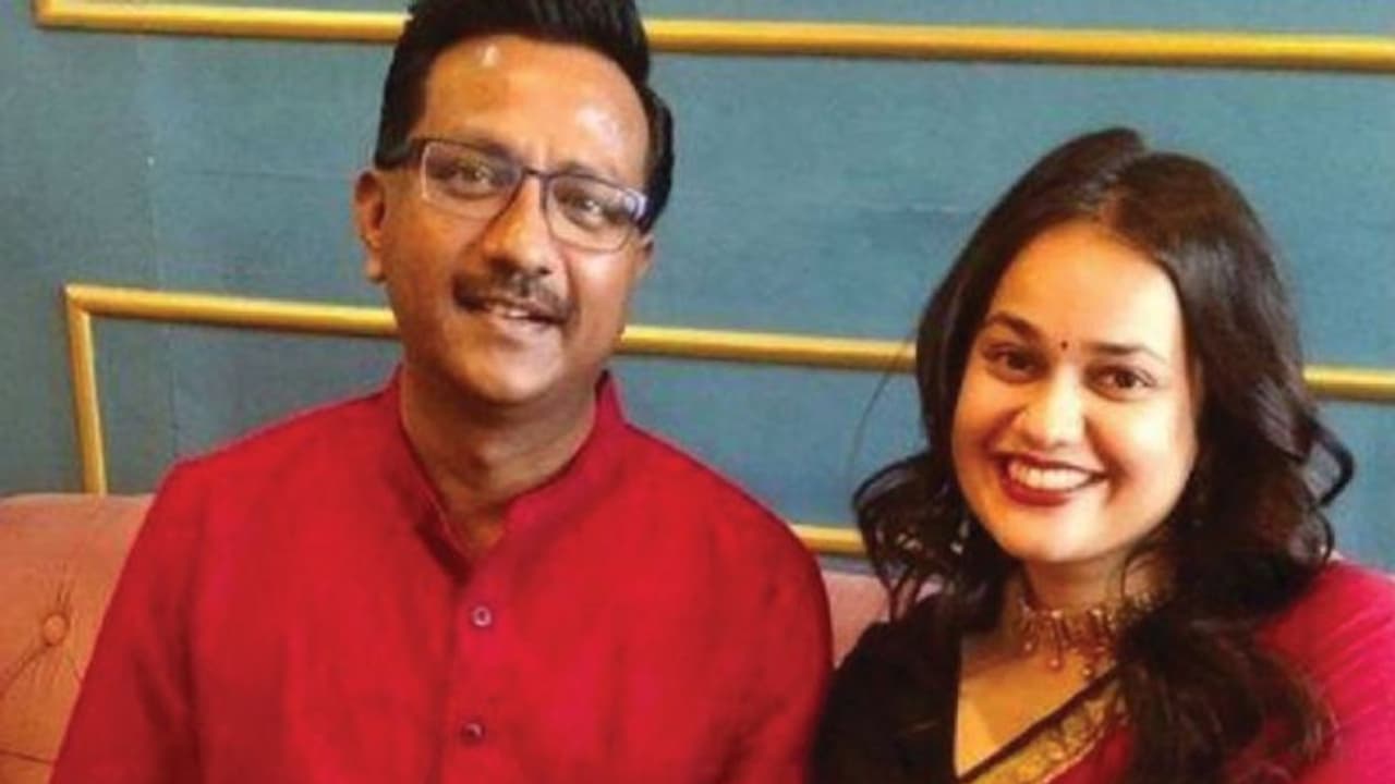 सोशल मीडिया पर एक्टिव रहने वाली IAS टीना डाबी और मंगेतर प्रदीप ने इंस्टाग्राम फेसबुक अकाउंट किए बंद, जानिए वजह सोशल मीडिया पर एक्टिव रहने वाली IAS टीना डाबी और मंगेतर प्रदीप ने इंस्टाग्राम फेसबुक अकाउंट किए बंद, जानिए वजह