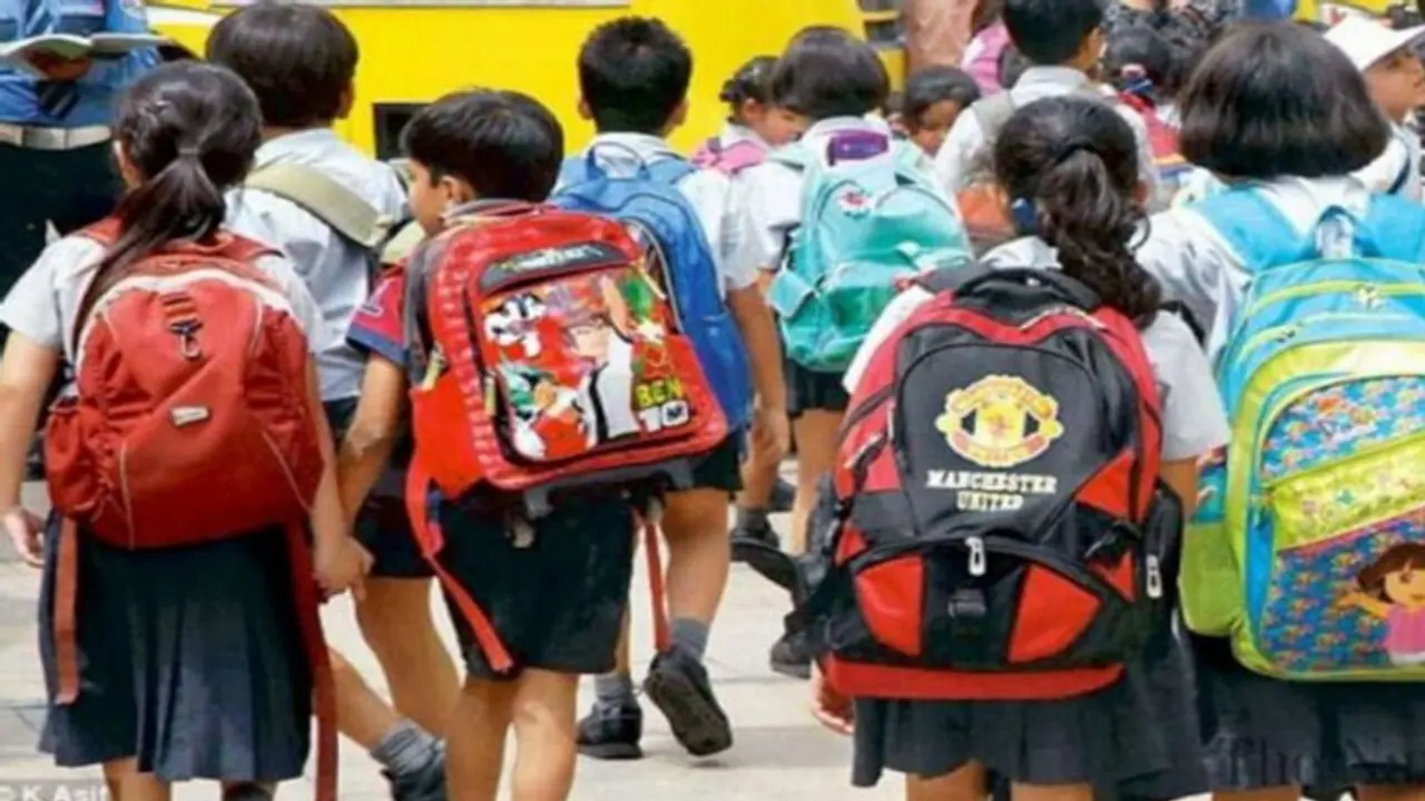 ലിംഗസമത്വ യൂണിഫോം: സർക്കാർ അയയുന്നു, നിർബന്ധ ബുദ്ധിയില്ലെന്ന് വിദ്യാഭ്യാസ മന്ത്രി