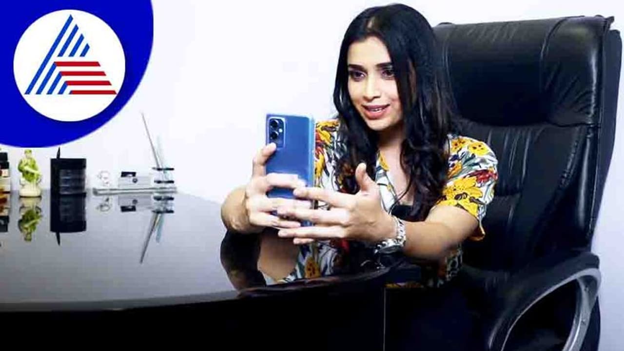 ತಲೆ ಬೋಳಿಸಿಕೊಳ್ಳುವಿರಾ ಎಂದ ನೆಟ್ಟಿಗನ ಉದ್ಧಟತನಕ್ಕೆ ಕೂಲಾಗಿ ಉತ್ತರಿಸಿದ ಶ್ವೇತಾ ಚೆಂಗಪ್ಪ..! ತಲೆ ಬೋಳಿಸಿಕೊಳ್ಳುವಿರಾ ಎಂದ ನೆಟ್ಟಿಗನ ಉದ್ಧಟತನಕ್ಕೆ ಕೂಲಾಗಿ ಉತ್ತರಿಸಿದ ಶ್ವೇತಾ ಚೆಂಗಪ್ಪ..!