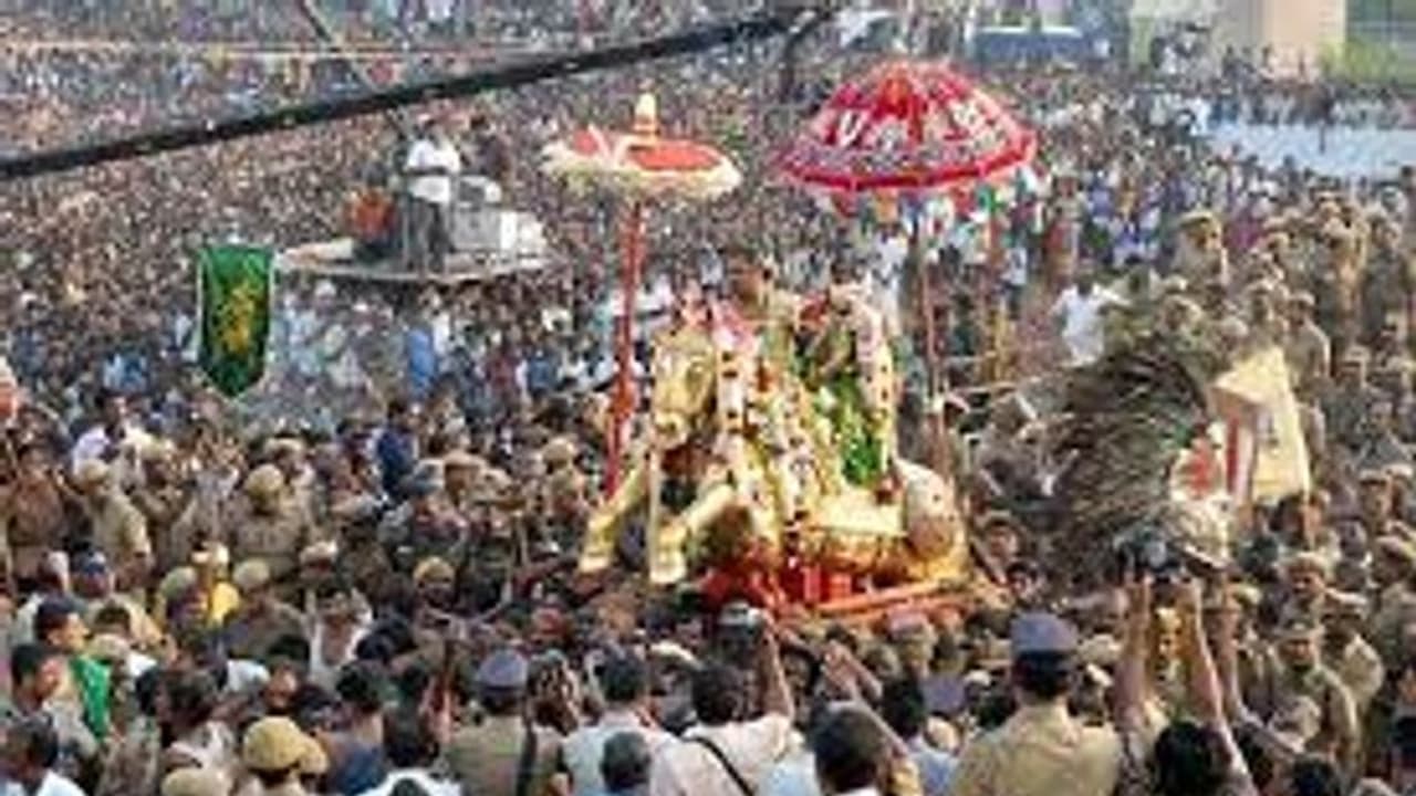 கள்ளழகர் வைகை ஆற்றில் எழுந்தருளும் நிகழ்வு.. யாரெல்லாம் அனுமதி..அமைச்சர் தகவல்.. கள்ளழகர் வைகை ஆற்றில் எழுந்தருளும் நிகழ்வு.. யாரெல்லாம் அனுமதி..அமைச்சர் தகவல்..