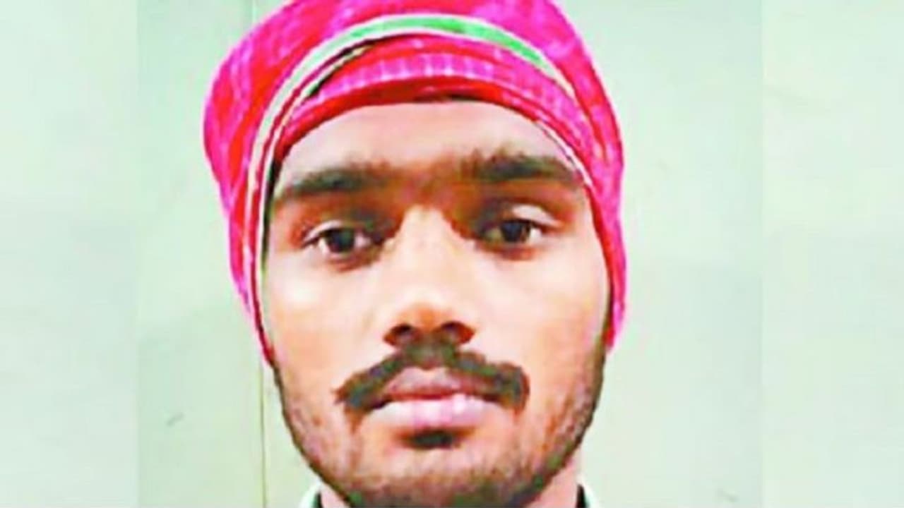 आक्रोशित भीड़ ने हिस्ट्रीशीटर को पीटकर उतारा मौत के घाट, जांच में जुटी पुलिस