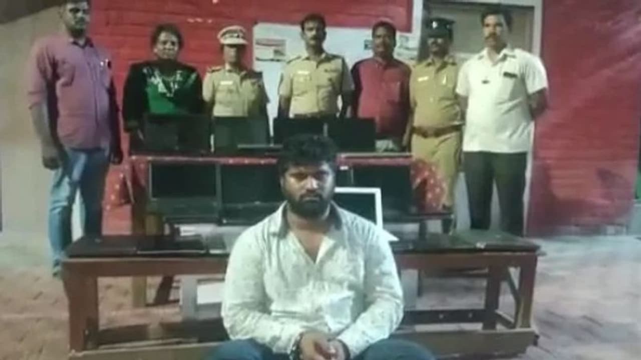 காதல் தோல்வியால் விபரீத செயல்..பி.ஏ.,பி.எல்.,படித்த மாணவன் திருடனான பின்னணி..வாக்குமூலத்தை கேட்டு அரண்ட போலீஸ் காதல் தோல்வியால் விபரீத செயல்..பி.ஏ.,பி.எல்.,படித்த மாணவன் திருடனான பின்னணி..வாக்குமூலத்தை கேட்டு அரண்ட போலீஸ்