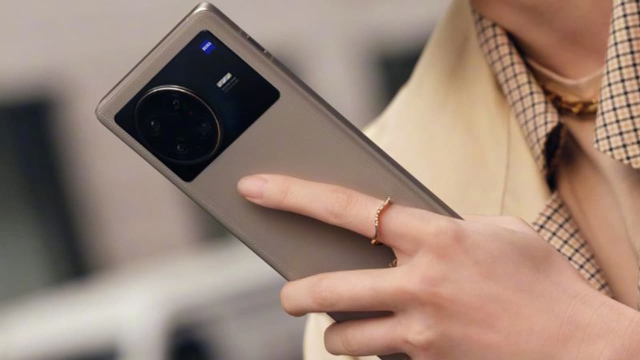 शानदार डिजाइन के साथ कल लॉन्च होगा Vivo X Note स्मार्टफोन, देखें खास फीचर्स और कीमत शानदार डिजाइन के साथ कल लॉन्च होगा Vivo X Note स्मार्टफोन, देखें खास फीचर्स और कीमत