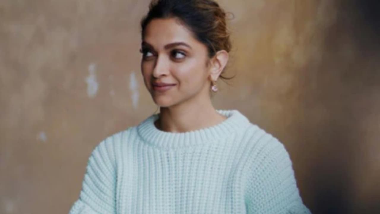 Deepika Padukone : പന്ത്രണ്ടാം വയസില് എഴുതിയ കവിത പങ്കുവെച്ച് ദീപിക പദുക്കോണ്, ഏറ്റെടുത്ത് ആരാധകര് Deepika Padukone : പന്ത്രണ്ടാം വയസില് എഴുതിയ കവിത പങ്കുവെച്ച് ദീപിക പദുക്കോണ്, ഏറ്റെടുത്ത് ആരാധകര്