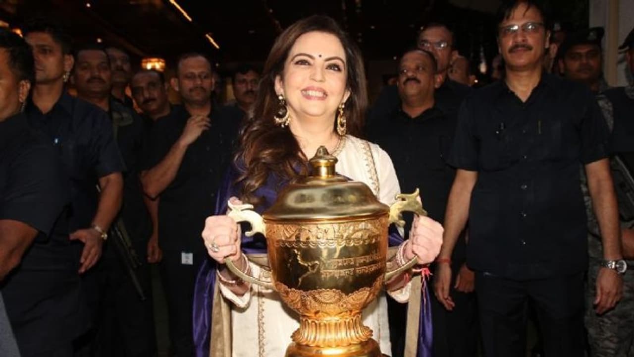 স্বার্থের সংঘাতের অভিযোগ মুম্বই ইন্ডিয়ান্সের মালকিন নীতা অম্বানির বিরুদ্ধে, জবাব তলব বিসিসিআইয়ের 