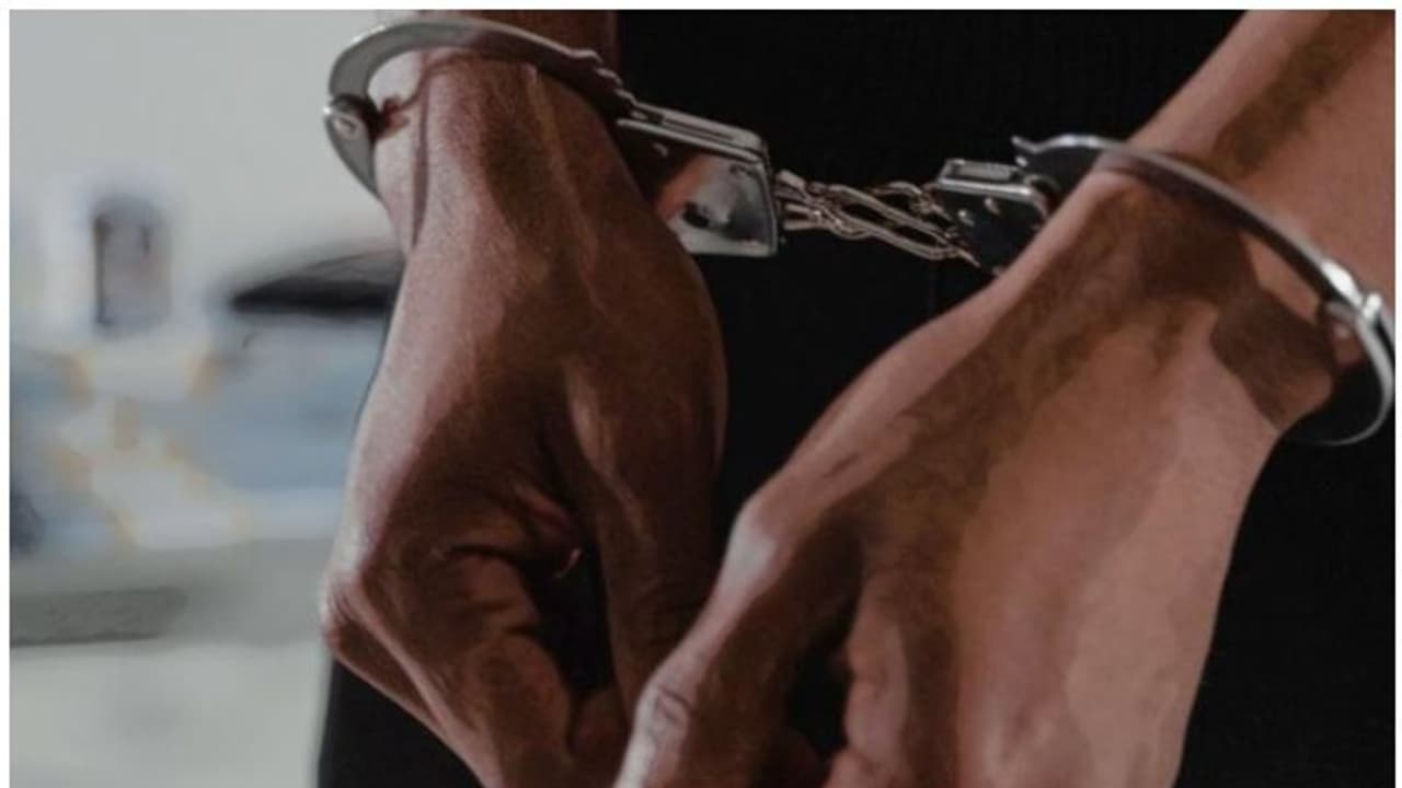 అంతర్రాష్ట్ర దొంగల ముఠా అరెస్టు.. రూ.32 ల‌క్ష‌ల విలువైన వ‌స్తువులు స్వాధీనం !