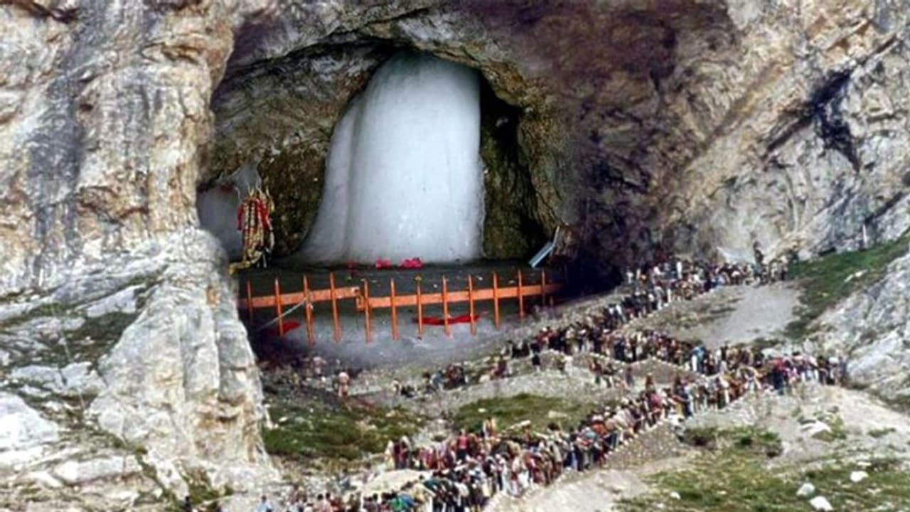 Amarnath Yatra 2022: ఈ ఏడాది ప్రారంభం కానున్న అమర్నాథ్ యాత్ర.. రిజిస్ట్రేషన్ షూరు.. Amarnath Yatra 2022: ఈ ఏడాది ప్రారంభం కానున్న అమర్నాథ్ యాత్ర.. రిజిస్ట్రేషన్ షూరు..