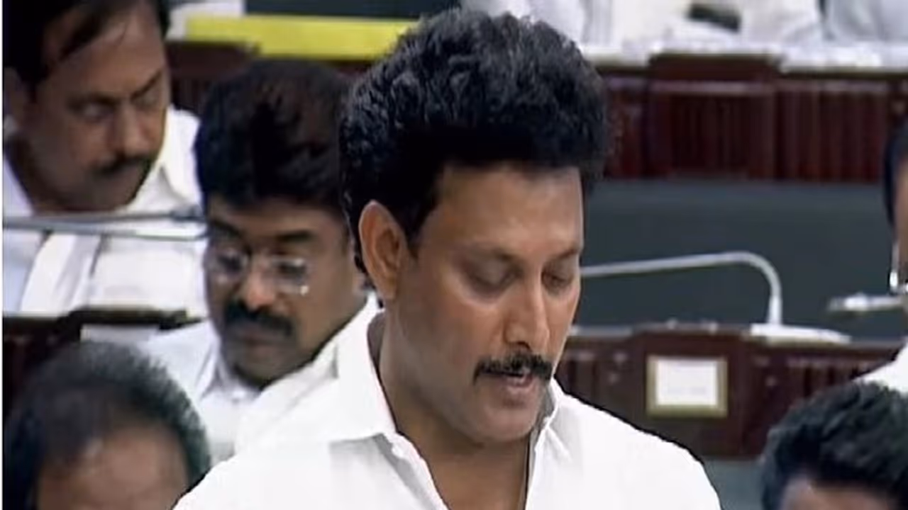 2 குழந்தைகளின் தகப்பனா சொல்றேன்.. மனசு வலிக்குது.. மாணவர்களால் உடைந்து பேசிய அன்பில் மகேஷ்.