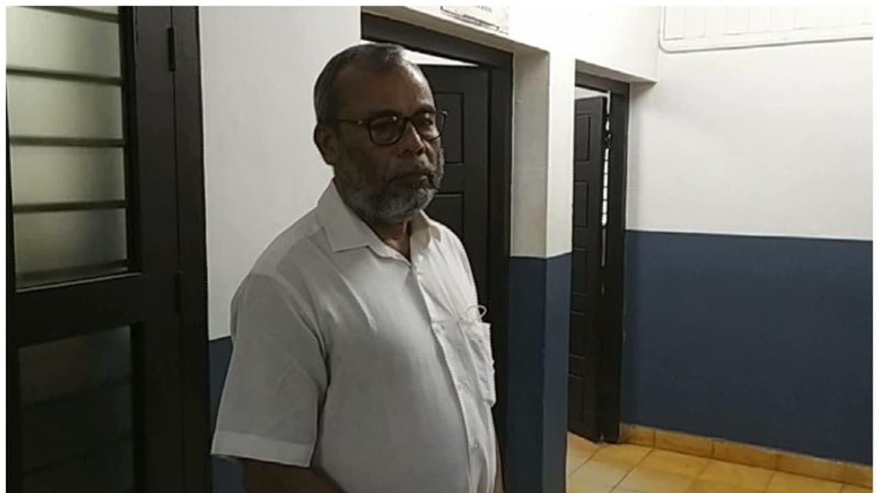 വിദ്യാര്ത്ഥിയെ പ്രകൃതി വിരുദ്ധ പീഡനത്തിന് ഇരയാക്കി; വിദേശത്തേക്ക് മുങ്ങിയ പ്രതി 8 വര്ഷത്തിന് ശേഷം പിടിയില് വിദ്യാര്ത്ഥിയെ പ്രകൃതി വിരുദ്ധ പീഡനത്തിന് ഇരയാക്കി; വിദേശത്തേക്ക് മുങ്ങിയ പ്രതി 8 വര്ഷത്തിന് ശേഷം പിടിയില്