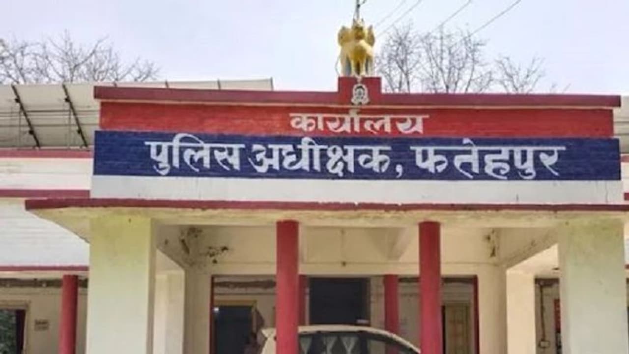 युवती के अपहरण व हत्या मामले में इंस्पेक्टर समेत 4 पुलिसकर्मी पर गिरी गाज, हाईकोर्ट की सख्ती के बाद कार्रवाई युवती के अपहरण व हत्या मामले में इंस्पेक्टर समेत 4 पुलिसकर्मी पर गिरी गाज, हाईकोर्ट की सख्ती के बाद कार्रवाई