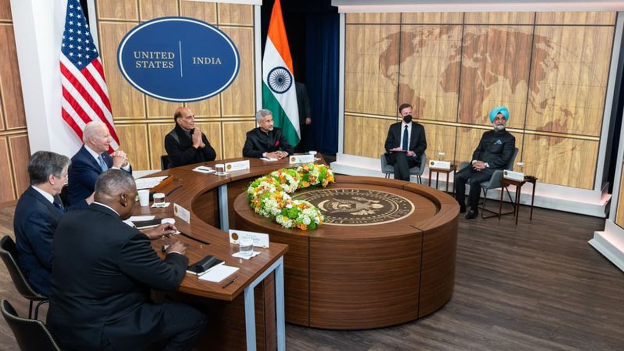 भारत अमेरिका 2+2 संवाद: रक्षा सहित अन्य क्षेत्रों में एक दूसरे के सहयोग को मजबूत करने पर सहमति जताई भारत अमेरिका 2+2 संवाद: रक्षा सहित अन्य क्षेत्रों में एक दूसरे के सहयोग को मजबूत करने पर सहमति जताई