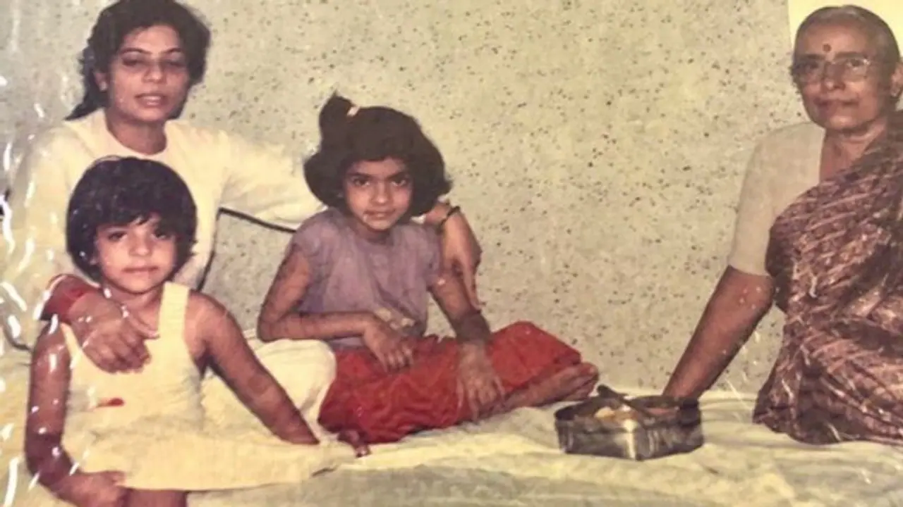 চিনতে পারছেন এই খুদেকে, বলি থেকে হলি দাঁপিয়ে বেড়াচ্ছেন হট ডিভা চিনতে পারছেন এই খুদেকে, বলি থেকে হলি দাঁপিয়ে বেড়াচ্ছেন হট ডিভা