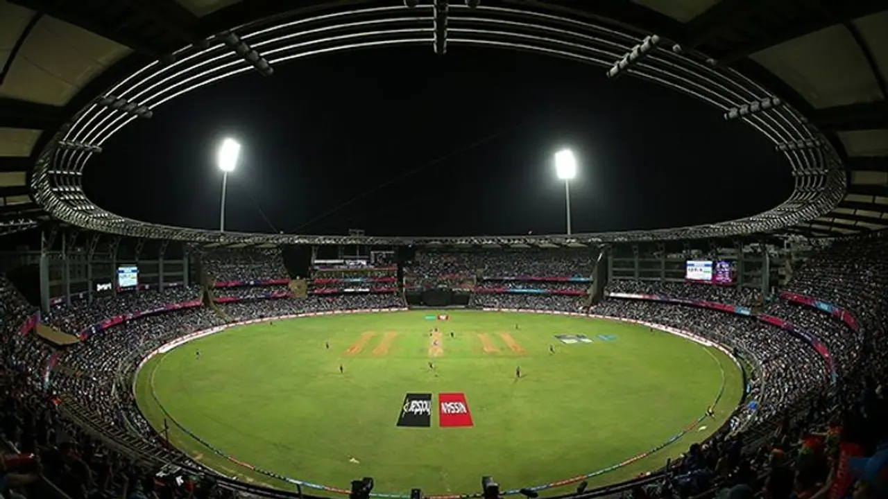 IPL 2022, CSK vs MI: Power cut at Wankhede leads to DRS shortage, netizens in split IPL 2022, CSK vs MI: Power cut at Wankhede leads to DRS shortage, netizens in split