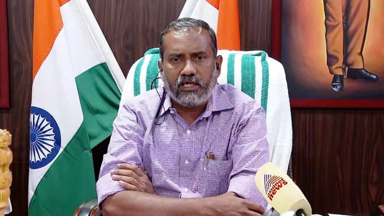 മന്ത്രി വീട്ടിലില്ല, ബില്ലടിച്ചിട്ടും വൈദ്യുതി വിച്ഛേദിച്ച് കെഎസ്ഇബി; വിവാദമായതോടെ പുനഃഥാപിച്ച് തടിയൂരി