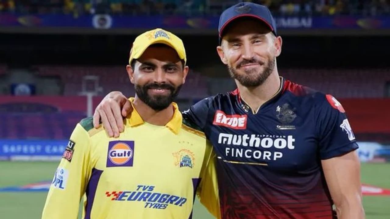 IPL 2022: ഡൂപ്ലെസിയും കോലിയും മടങ്ങി, ചെന്നൈക്കെതിരെ ബാംഗ്ലൂരിന് തകര്ച്ച IPL 2022: ഡൂപ്ലെസിയും കോലിയും മടങ്ങി, ചെന്നൈക്കെതിരെ ബാംഗ്ലൂരിന് തകര്ച്ച