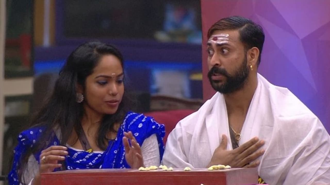 Bigg Boss 4 Episode 17 highlights : നിമിഷ തിരിച്ചെത്തി, ആശയക്കുഴപ്പവുമായി മറ്റ് മത്സരാര്ഥികള് Bigg Boss 4 Episode 17 highlights : നിമിഷ തിരിച്ചെത്തി, ആശയക്കുഴപ്പവുമായി മറ്റ് മത്സരാര്ഥികള്