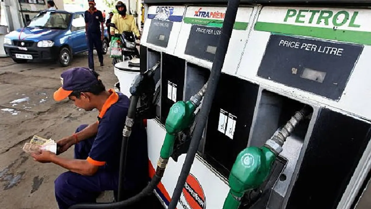 Petrol Diesel Prices Today: నేటి పెట్రోల్, డీజిల్ ధరలివే.. తెలుగు రాష్ట్రాల్లో ఇలా..?