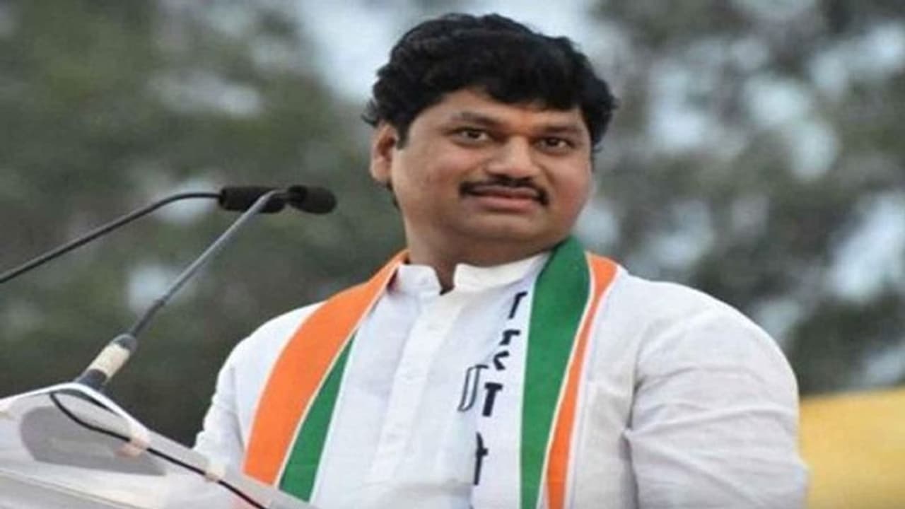 महाराष्ट्र सरकार के कैबिनेट मंत्री धनंजय मुंडे को हार्ट अटैक, आनन फानन में कैंडी अस्पताल में कराया एडमिट महाराष्ट्र सरकार के कैबिनेट मंत्री धनंजय मुंडे को हार्ट अटैक, आनन फानन में कैंडी अस्पताल में कराया एडमिट