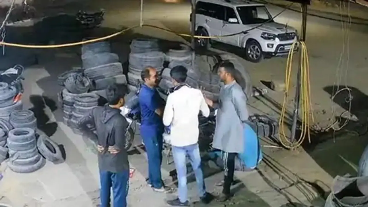 राजस्थान में दिखा भयानक नजारा: 3 सेकंड में ढह गई जमीन, देखते ही देखते 5 युवक अंदर समा गए, मंजर देख सहमे लोग