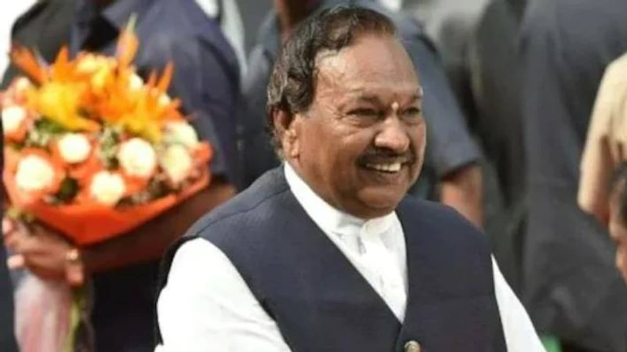 ಈಶ್ವರಪ್ಪನವರೇ ಧರ್ಮಸ್ಥಳಕ್ಕೆ ಬಂದು ಆಣೆ ಮಾಡುವ ತಾಕತ್ ಇದ್ಯಾ?: ಹಿಂದೂ ಮಹಾಸಭಾ ಸವಾಲ್ ಈಶ್ವರಪ್ಪನವರೇ ಧರ್ಮಸ್ಥಳಕ್ಕೆ ಬಂದು ಆಣೆ ಮಾಡುವ ತಾಕತ್ ಇದ್ಯಾ?: ಹಿಂದೂ ಮಹಾಸಭಾ ಸವಾಲ್