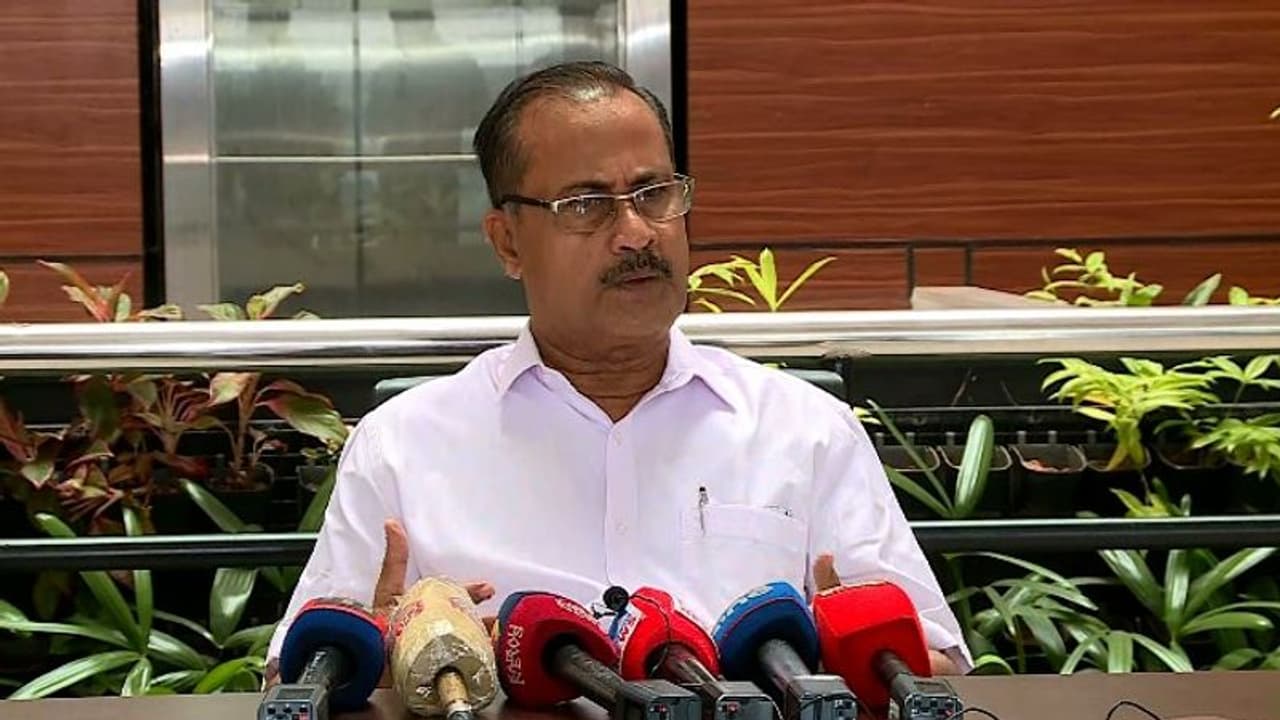 ഡോ വന്ദനാ ദാസിന്റെ കൊലപാതകം: ആഭ്യന്തര വകുപ്പും ആരോഗ്യ വകുപ്പും ഉത്തരവാദികളെന്ന് പി.എം.എ സലാം ഡോ വന്ദനാ ദാസിന്റെ കൊലപാതകം: ആഭ്യന്തര വകുപ്പും ആരോഗ്യ വകുപ്പും ഉത്തരവാദികളെന്ന് പി.എം.എ സലാം