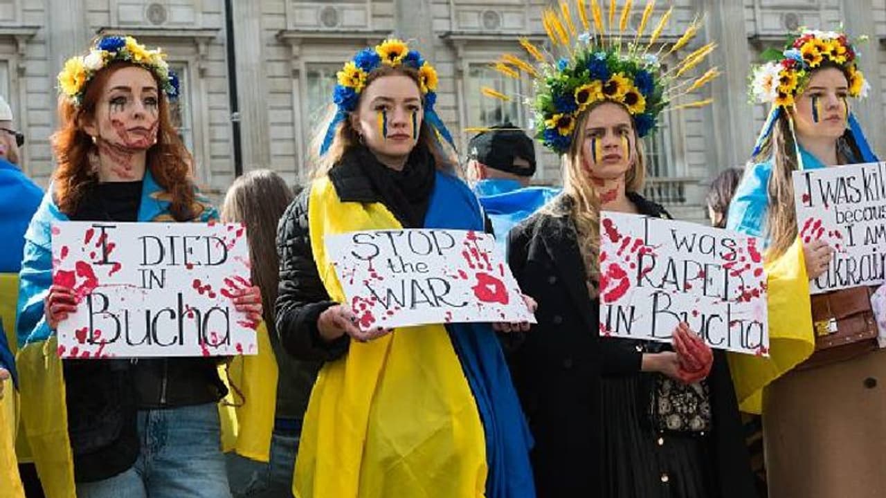 റഷ്യൻ പട്ടാളക്കാർ സ്ത്രീകളെ പൂട്ടിയിട്ട് ബലാത്സംഗം ചെയ്തു, ഒമ്പതുപേർ ഗർഭിണികളെന്ന് റിപ്പോർട്ട് റഷ്യൻ പട്ടാളക്കാർ സ്ത്രീകളെ പൂട്ടിയിട്ട് ബലാത്സംഗം ചെയ്തു, ഒമ്പതുപേർ ഗർഭിണികളെന്ന് റിപ്പോർട്ട്