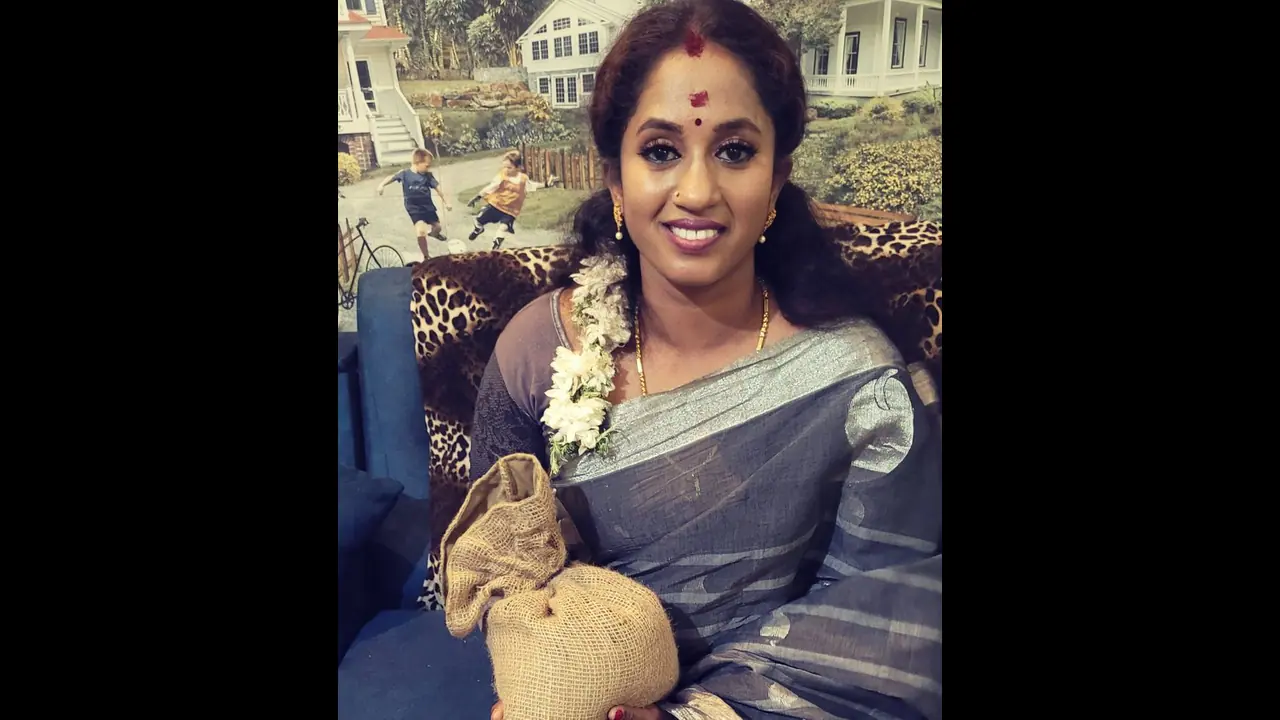 Thamarai: பிக் பாஸ் நிகழ்ச்சிக்கு பிறகு தாமரையை வீடு தேடி சந்தித்த முக்கிய பிரபலம்...வைரலாகும் புகைப்படம்.. Thamarai: பிக் பாஸ் நிகழ்ச்சிக்கு பிறகு தாமரையை வீடு தேடி சந்தித்த முக்கிய பிரபலம்...வைரலாகும் புகைப்படம்..