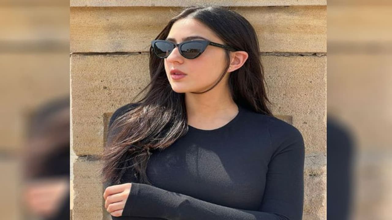 Sara Ali khan की सामने आई बचपन की अनदेखी तस्वीर, फैंस बोले OMG ये तो बिल्कुल तैमूर जैसी दिख रही हैं
